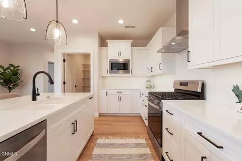 Kitchen - 3003 Baltimore Dr, Bismarck, ND 58504 photo 4 of 4