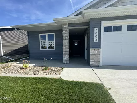 Exterior - 3003 Baltimore Dr, Bismarck, ND 58504 photo 2 of 7