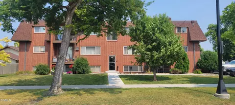 901 6 Ave N, Fargo, ND 58102