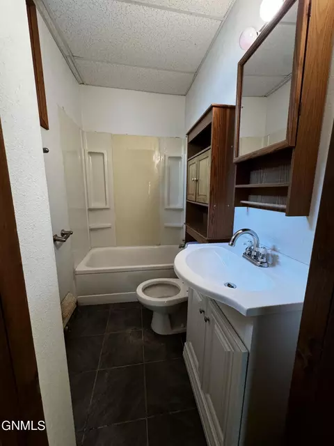 1916 University Ave, Williston, ND 58801 photo 13