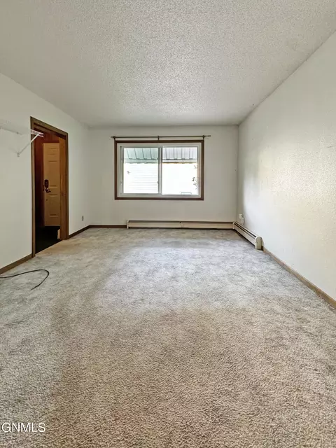 1916 University Ave, Williston, ND 58801 photo 15