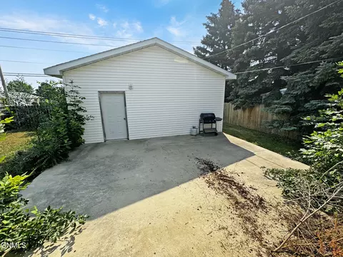 1916 University Ave, Williston, ND 58801 photo 5