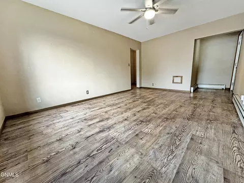 1916 University Ave, Williston, ND 58801 photo 9