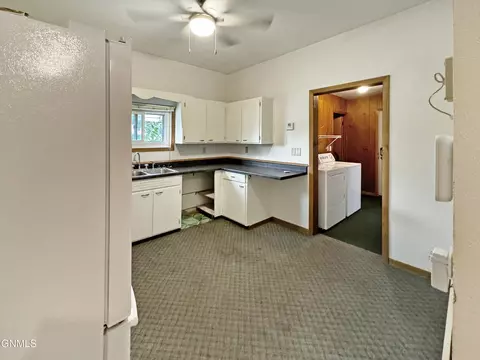 1916 University Ave, Williston, ND 58801 photo 10