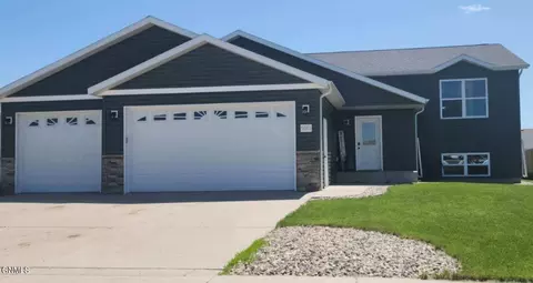 5010 39th Ave NW, Mandan, ND 58554