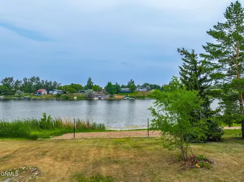 271 Blacktail Dr, Williston, ND 58801 photo 29