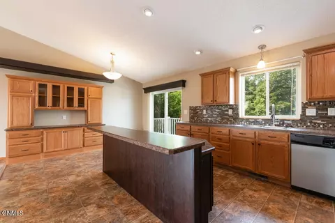 3013 Buckskin Rd SE, Mandan, ND 58554 photo 9