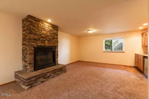 3013 Buckskin Rd SE, Mandan, ND 58554 photo 23
