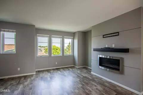 3200 Kenner Loop, Bismarck, ND 58504 photo 9