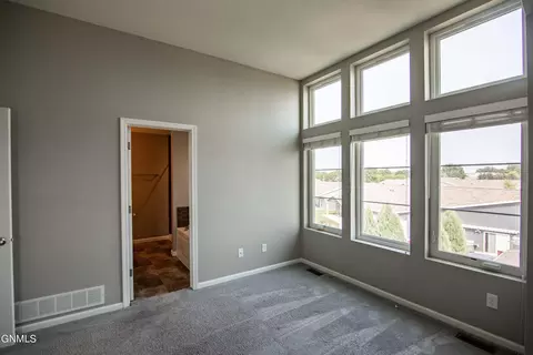 3200 Kenner Loop, Bismarck, ND 58504 photo 36
