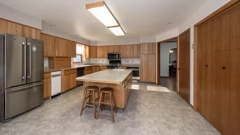 Kitchen - 901 Arthur St, Stanton, ND 58571 photo 4 of 5