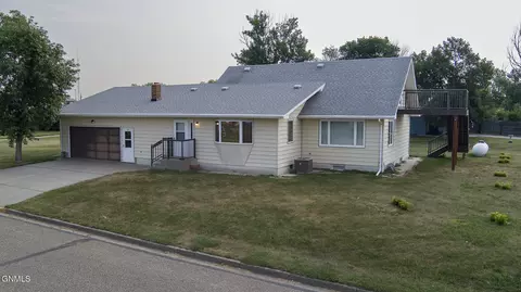 Exterior - 901 Arthur St, Stanton, ND 58571 photo 10 of 10