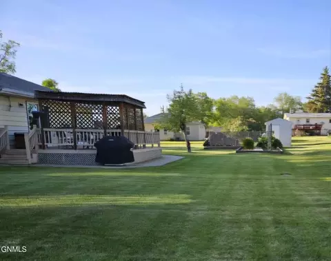 Exterior - 901 Arthur St, Stanton, ND 58571 photo 2 of 10