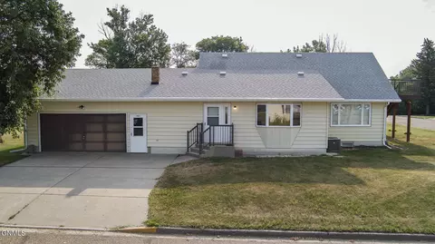 Exterior - 901 Arthur St, Stanton, ND 58571 photo 9 of 10