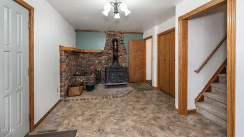 Entry Way - 901 Arthur St, Stanton, ND 58571 photo 1 of 3