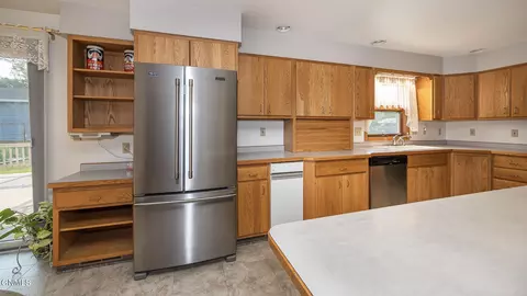 Kitchen - 901 Arthur St, Stanton, ND 58571 photo 3 of 5