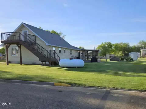 Other - 901 Arthur St, Stanton, ND 58571 photo 2 of 20