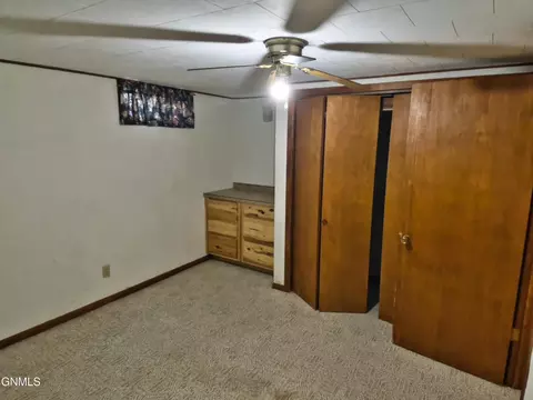 1519 10th Ave W, Williston, ND 58801 photo 26