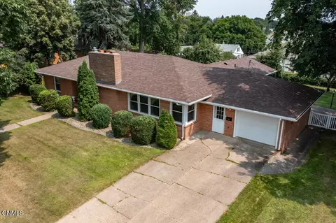 801 Griffin St, Bismarck, ND 58501