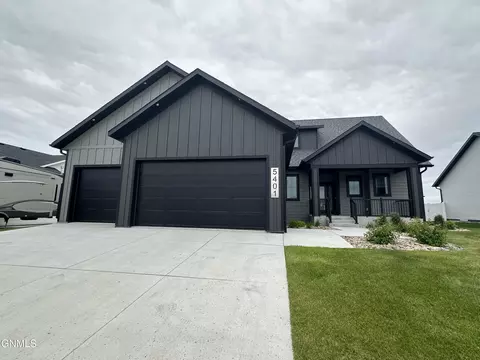 5401 Gold Dr, Bismarck, ND 58503