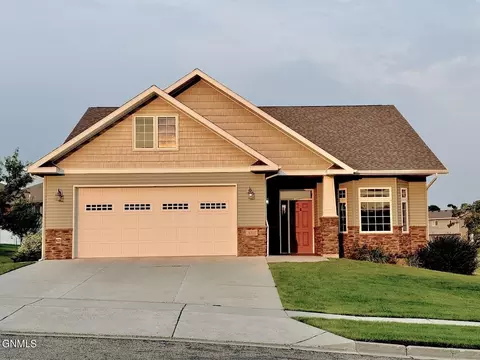 3201 N Colorado Dr, Bismarck, ND 58503