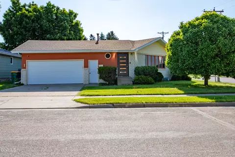 2001 2nd St N, Bismarck, ND 58501