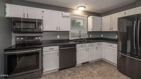 112 Sturgis Loop, Lincoln, ND 58504 photo 17