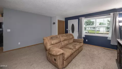 112 Sturgis Loop, Lincoln, ND 58504 photo 10