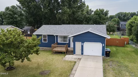 112 Sturgis Loop, Lincoln, ND 58504 photo 2