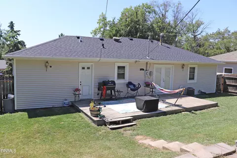 613 Crescent Ln, Bismarck, ND 58501 photo 48