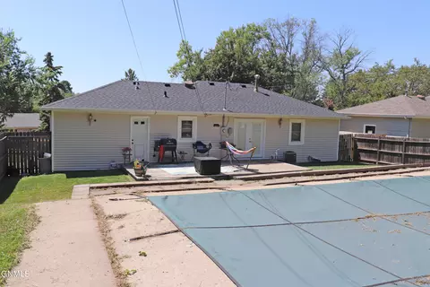 613 Crescent Ln, Bismarck, ND 58501 photo 46