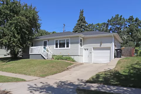 613 Crescent Ln, Bismarck, ND 58501 photo 53