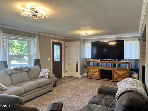 Living - 1501 Main St, Williston, ND 58801 photo 2 of 2