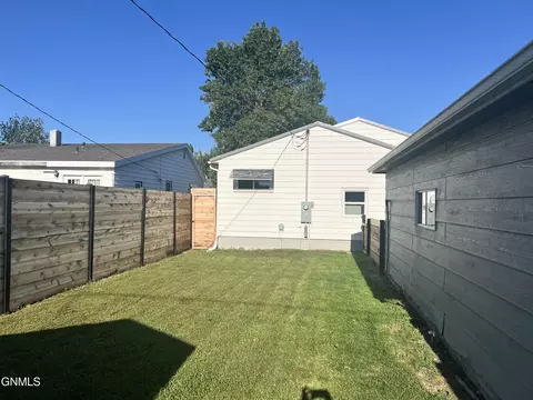 Exterior - 1501 Main St, Williston, ND 58801 photo 1 of 1