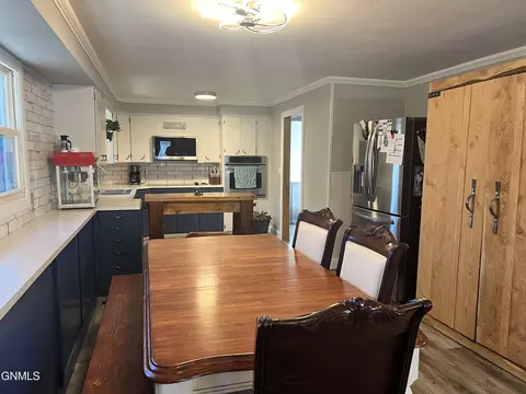 Dining - 1501 Main St, Williston, ND 58801 photo 2 of 2
