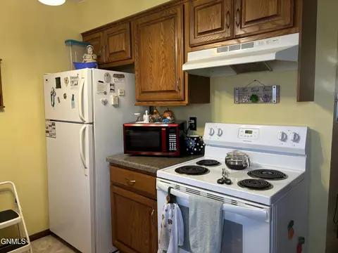 Kitchen - 1216 E Ridge Court Ct, Williston, ND 58801 photo 1 of 2