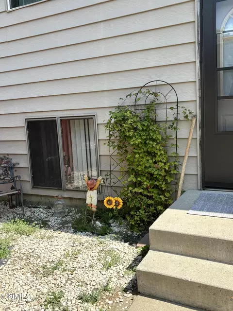 Exterior - 1216 E Ridge Court Ct, Williston, ND 58801 photo 4 of 5