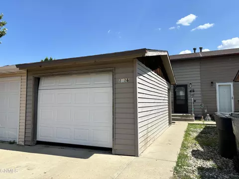 1216 E Ridge Court Ct, Williston, ND 58801