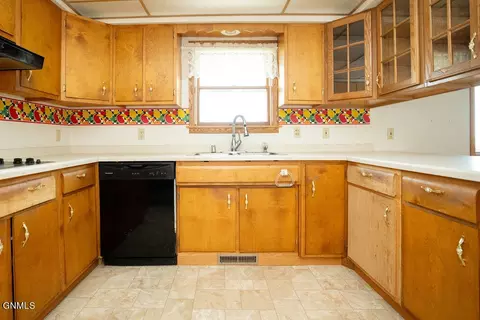 2991 E Lakeside Rd, Jamestown, ND 58401 photo 8