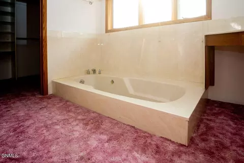 2991 E Lakeside Rd, Jamestown, ND 58401 photo 21