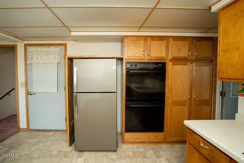2991 E Lakeside Rd, Jamestown, ND 58401 photo 7