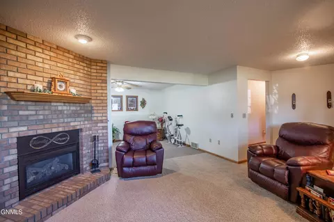 201 Laredo Dr, Bismarck, ND 58504 photo 26