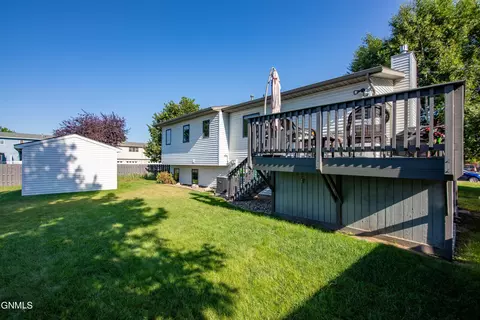 201 Laredo Dr, Bismarck, ND 58504 photo 2