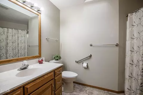 201 Laredo Dr, Bismarck, ND 58504 photo 24