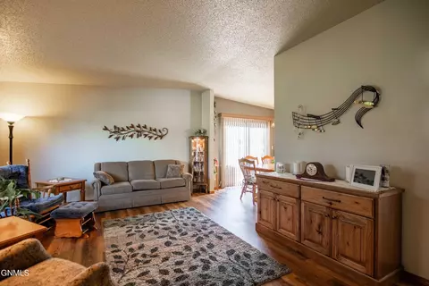 201 Laredo Dr, Bismarck, ND 58504 photo 13