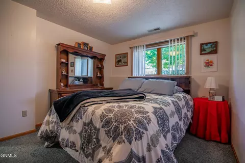 201 Laredo Dr, Bismarck, ND 58504 photo 36