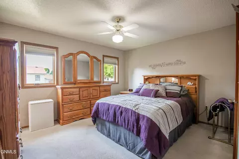 201 Laredo Dr, Bismarck, ND 58504 photo 19