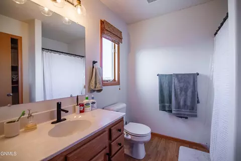 Bath - 728 Brome Loop, Bismarck, ND 58503 photo 1 of 3