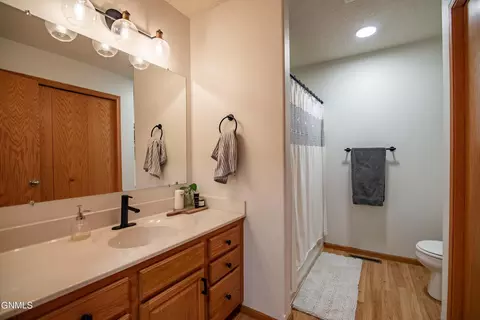 Bath - 728 Brome Loop, Bismarck, ND 58503 photo 2 of 3