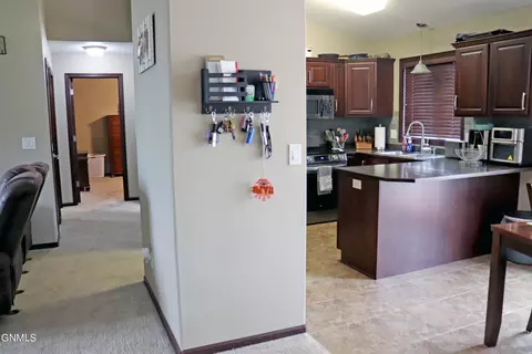2806 10th Ave SE, Mandan, ND 58554 photo 9